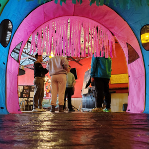 Une brique à la fois, un pas à la fois en photos