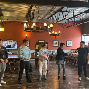 Une brique à la fois, un pas à la fois en photos