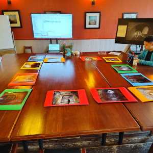 Une brique à la fois, un pas à la fois en photos